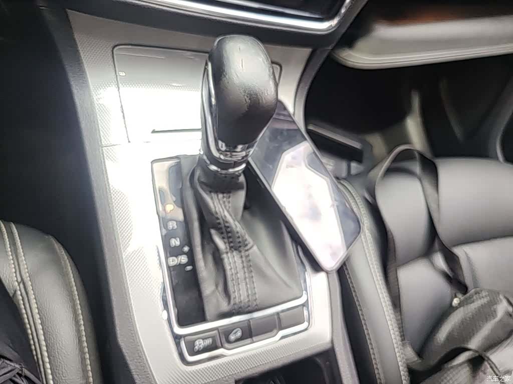 Roewe RX5, 2018 14
