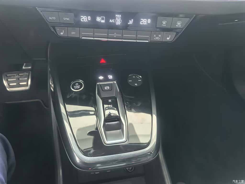 Audi Q4 e-tron, 2024 8