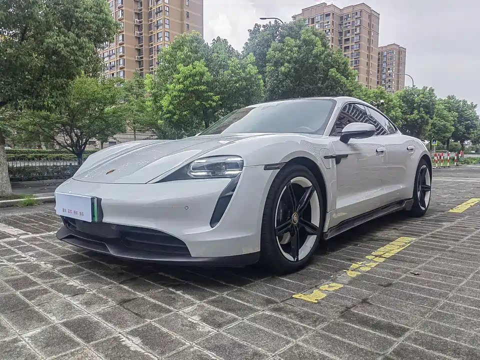Porsche Taycan