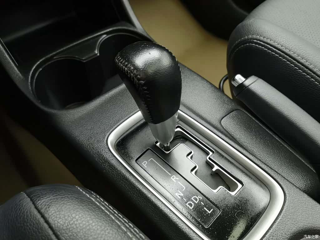 Mitsubishi Outlander, 2014 13