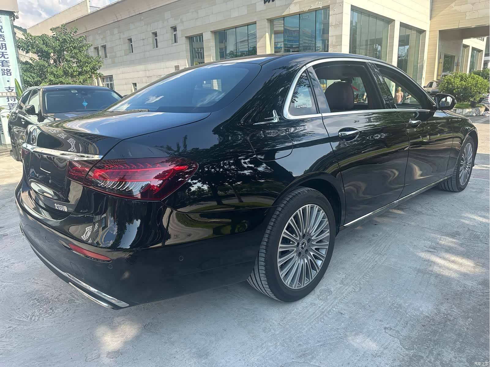 Mercedes-Benz E-Class, 2022 11