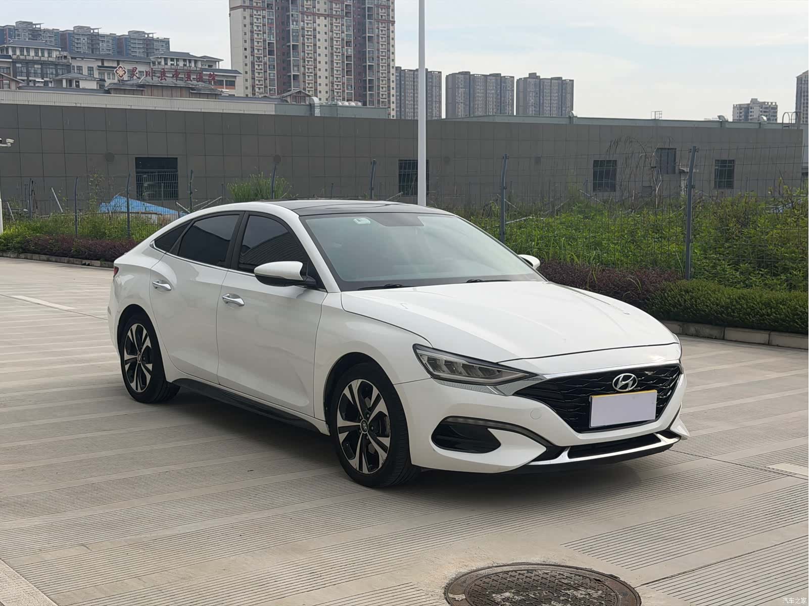 Hyundai Lafesta, 2021 3