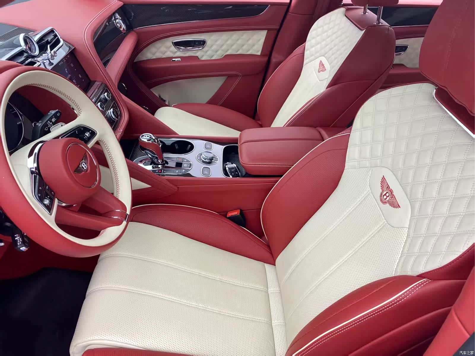 Bentley Bentayga, 2022 7