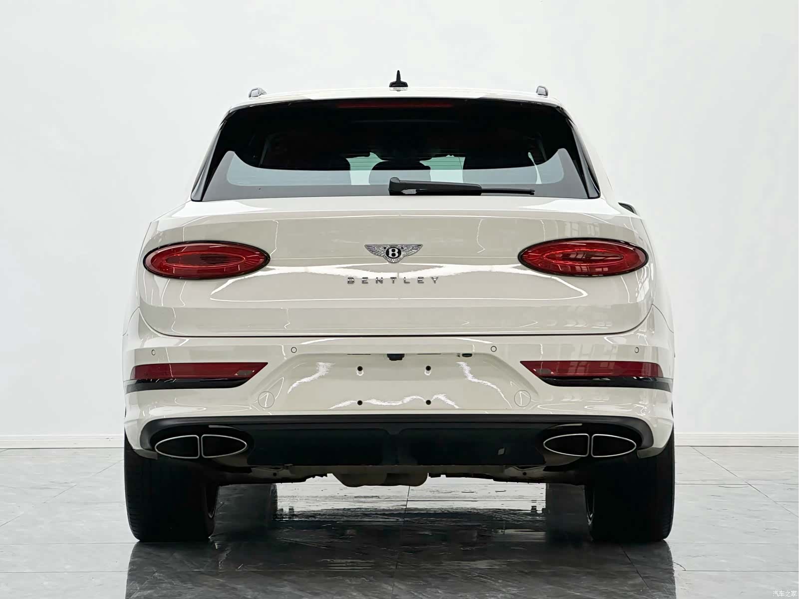 Bentley Bentayga, 2022 3