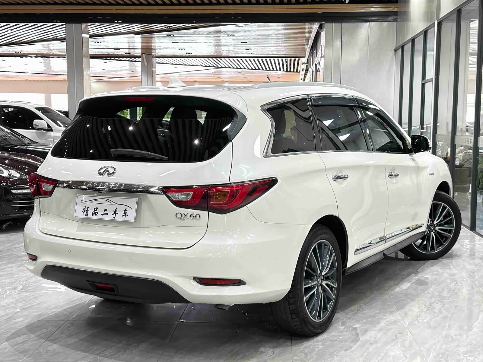 Infiniti QX60, 2020 4