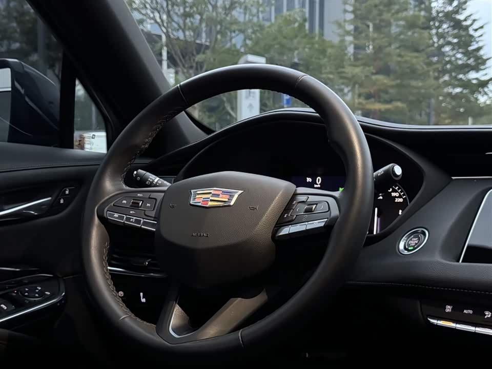 Cadillac XT4