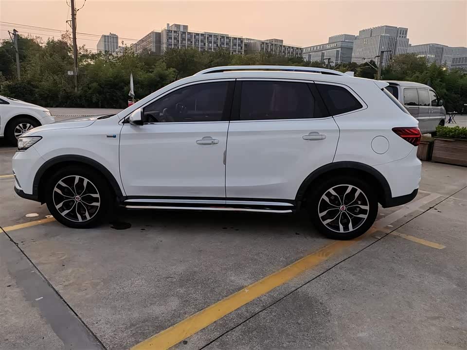 Roewe RX5