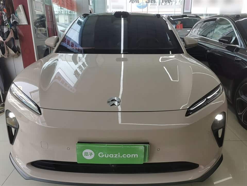 NIO ET5