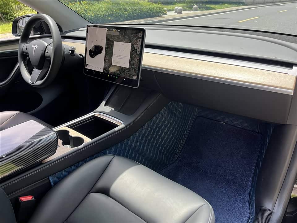 Tesla Model Y Tesla Model Y