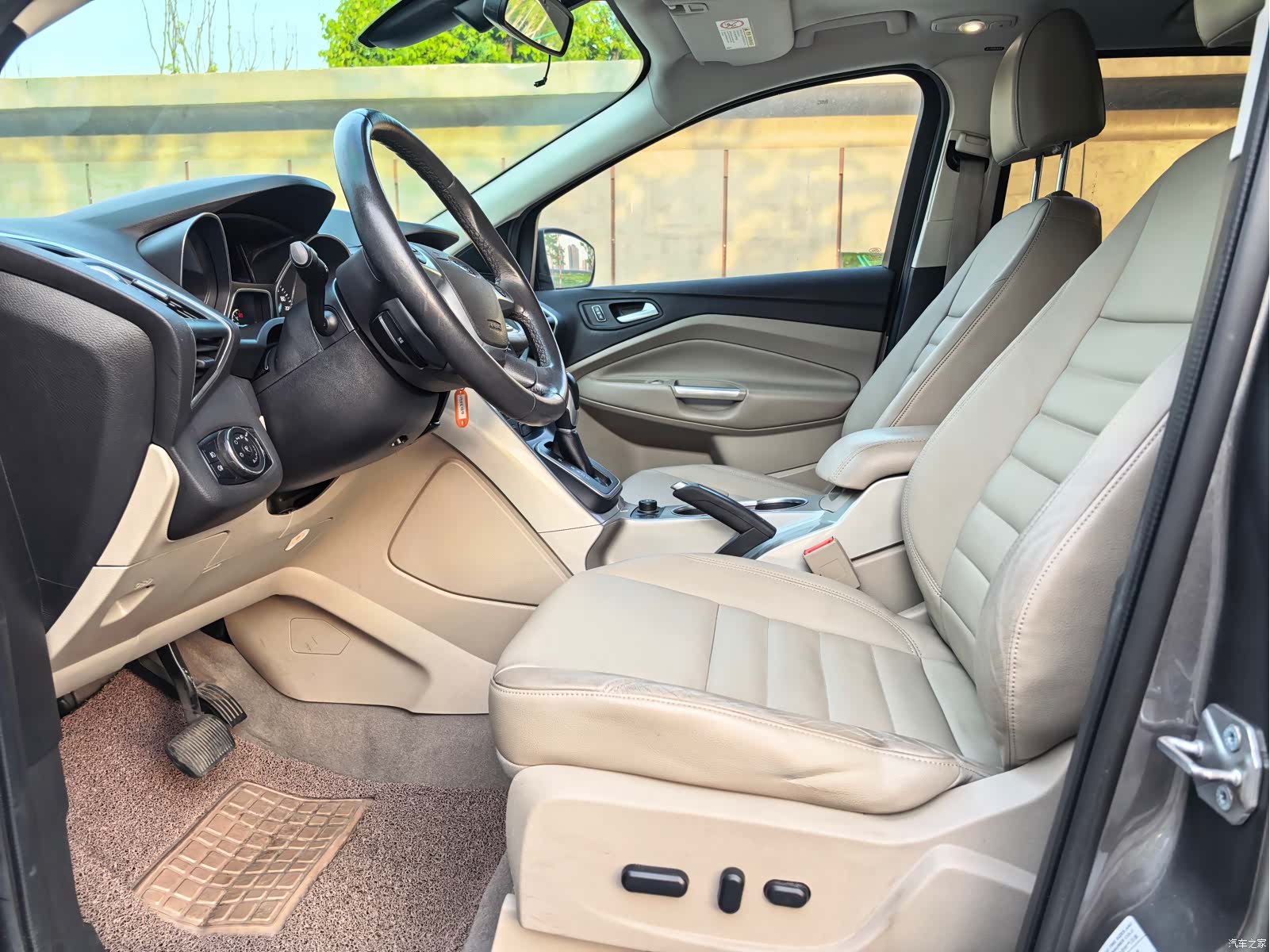 Ford Kuga, 2013 11