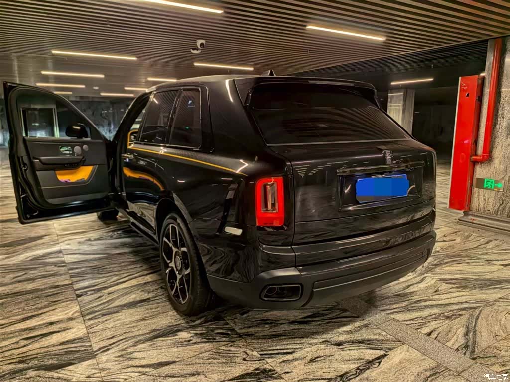 Rolls-Royce Cullinan, 2021 3