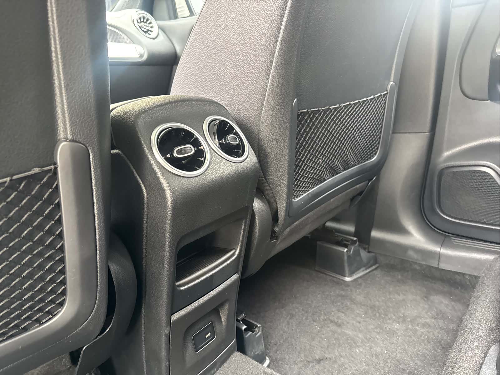 Mercedes-Benz GLB, 2022 11