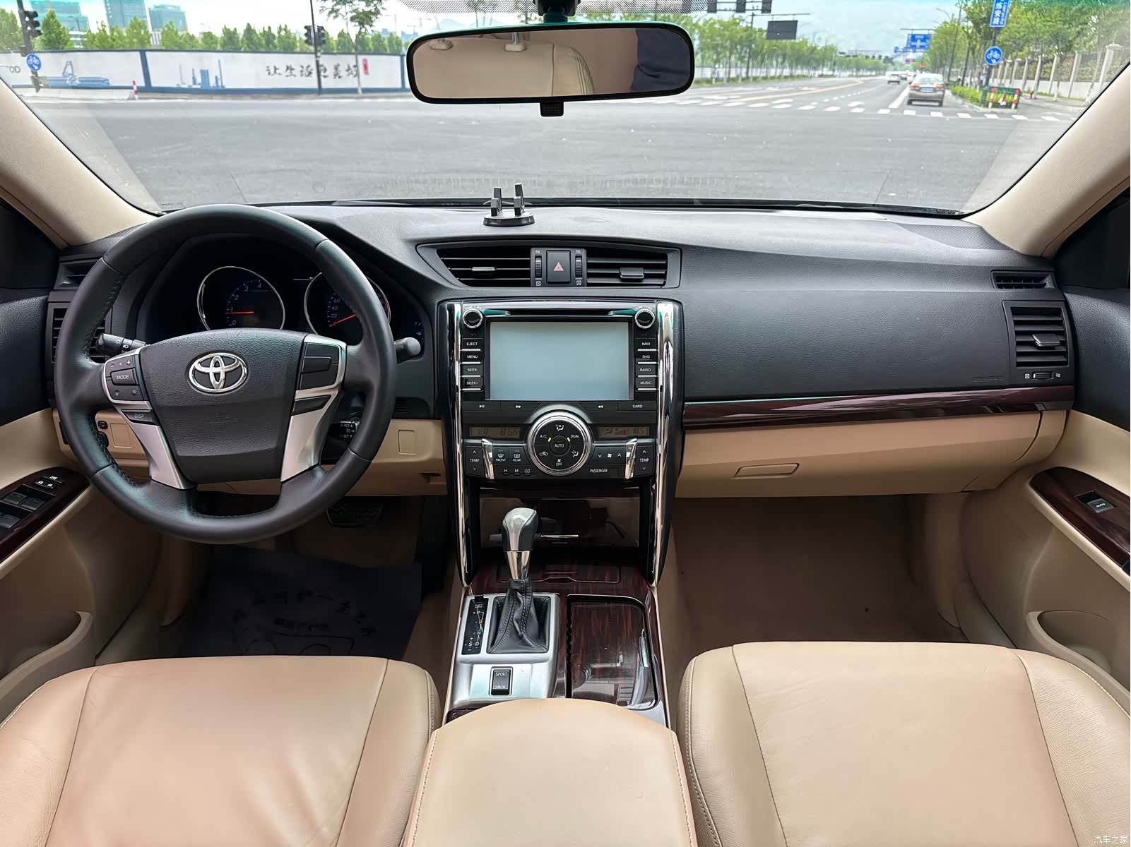 Toyota 2.5V, 2012 9