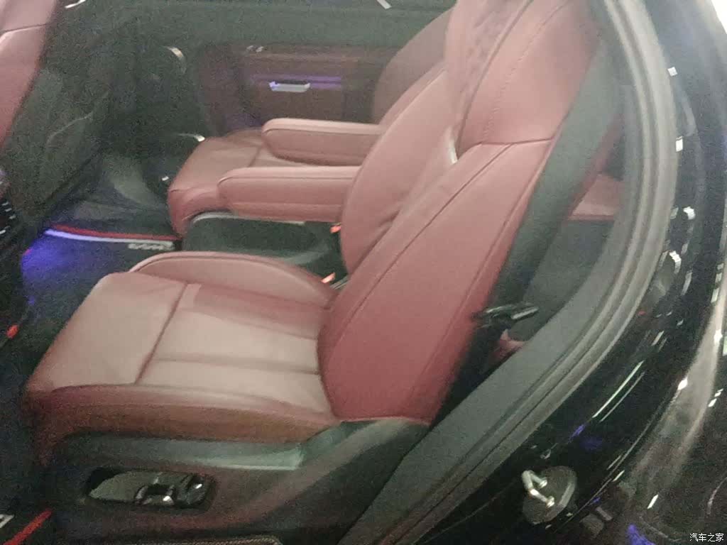 Hongqi E-HS9, 2026 17