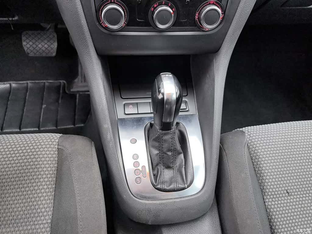 Volkswagen Golf, 2011 13
