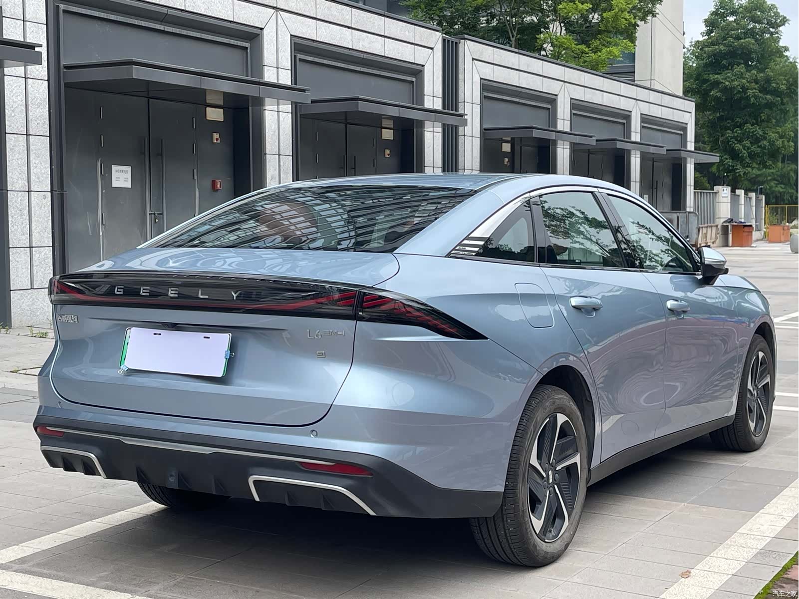 Geely Galaxy L6, 2025 4