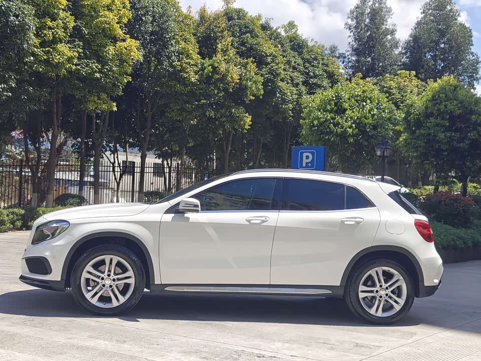 Mercedes-Benz GLA
