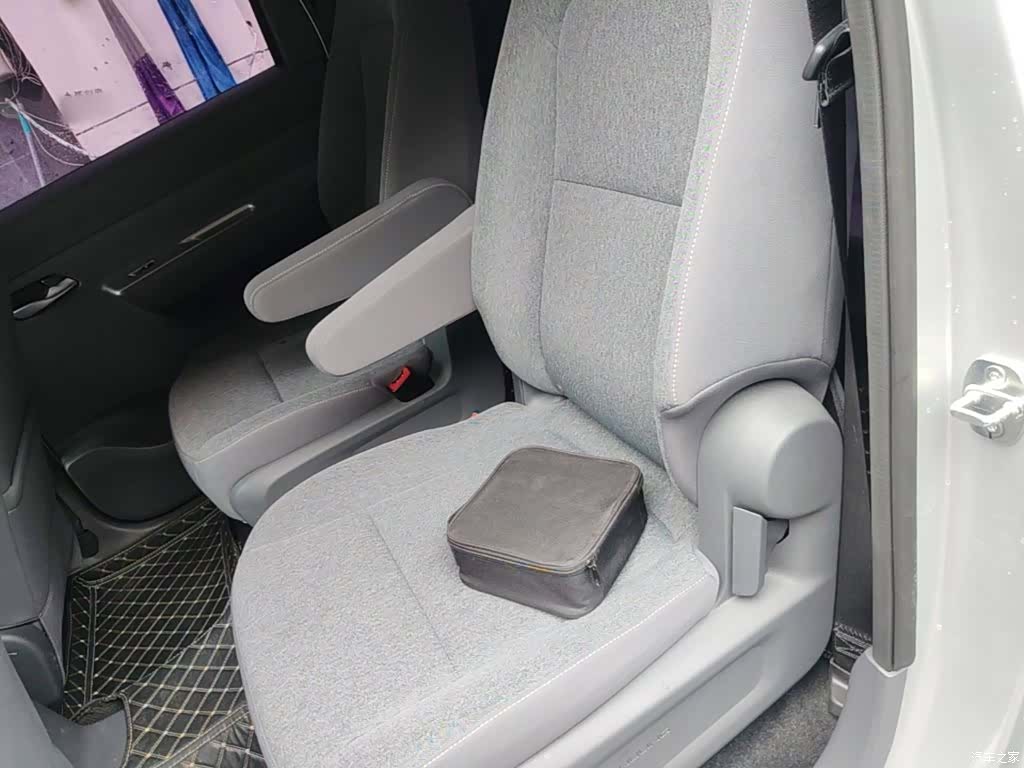 Wuling Hongguang, 2025 17