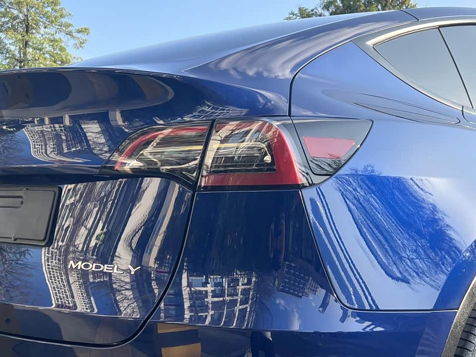 Tesla Model Y Tesla Model Y