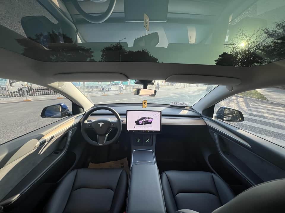 Tesla Model Y Tesla Model Y
