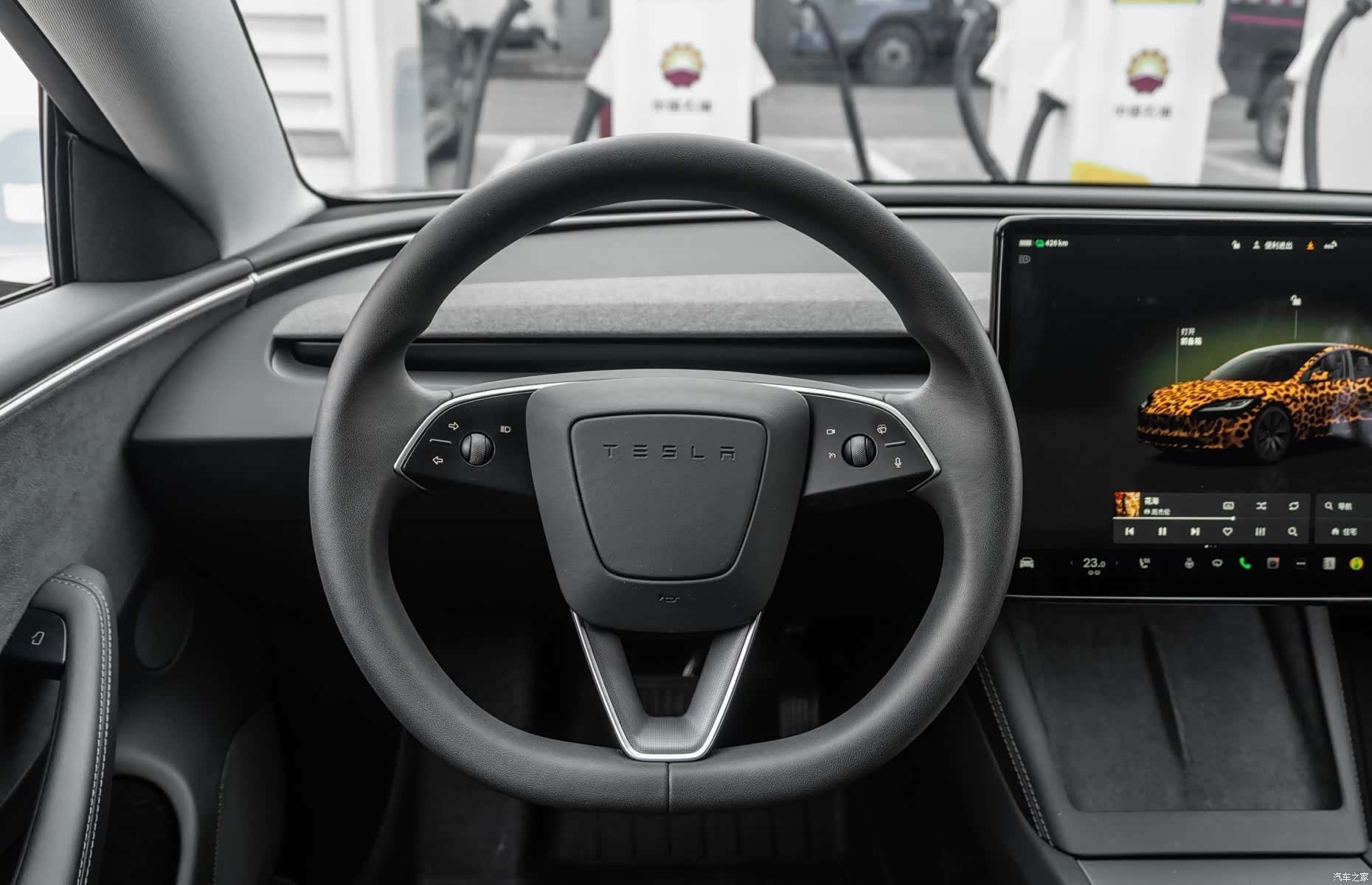 Tesla Model 3, 2024 11