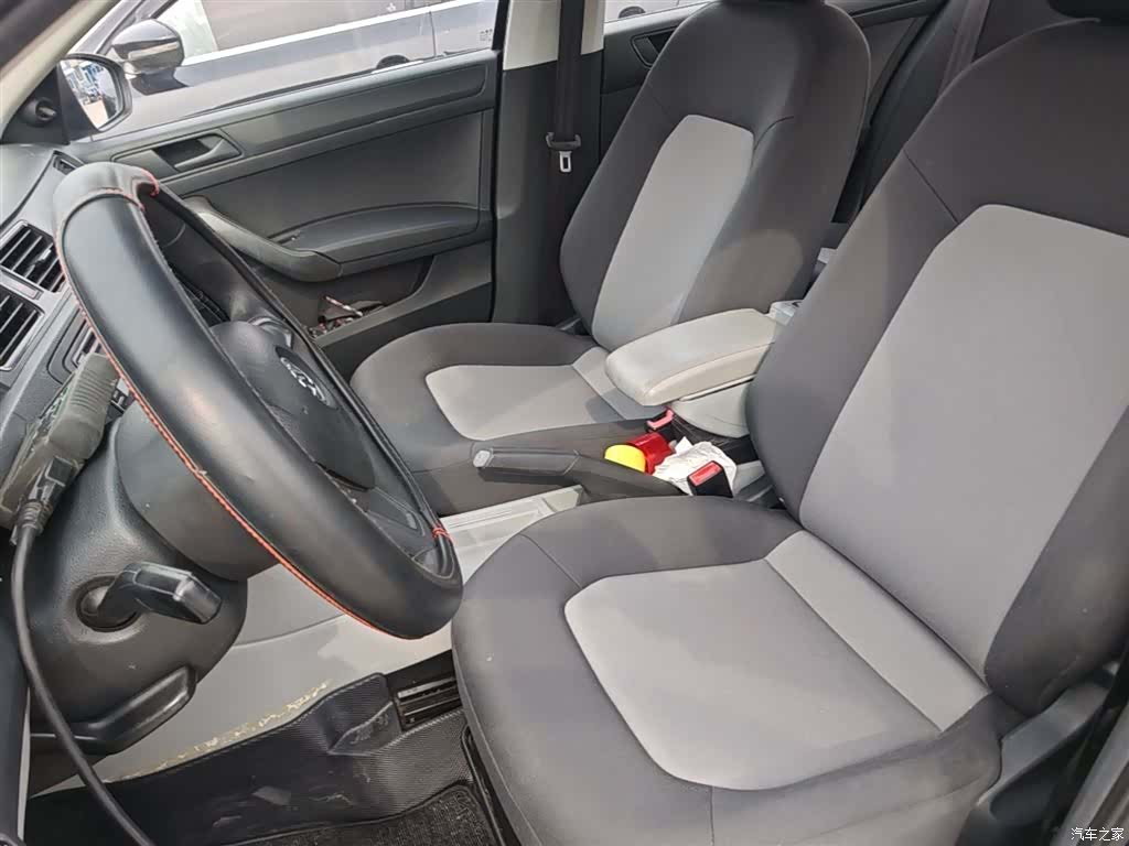 Skoda Rapid, 2015 15