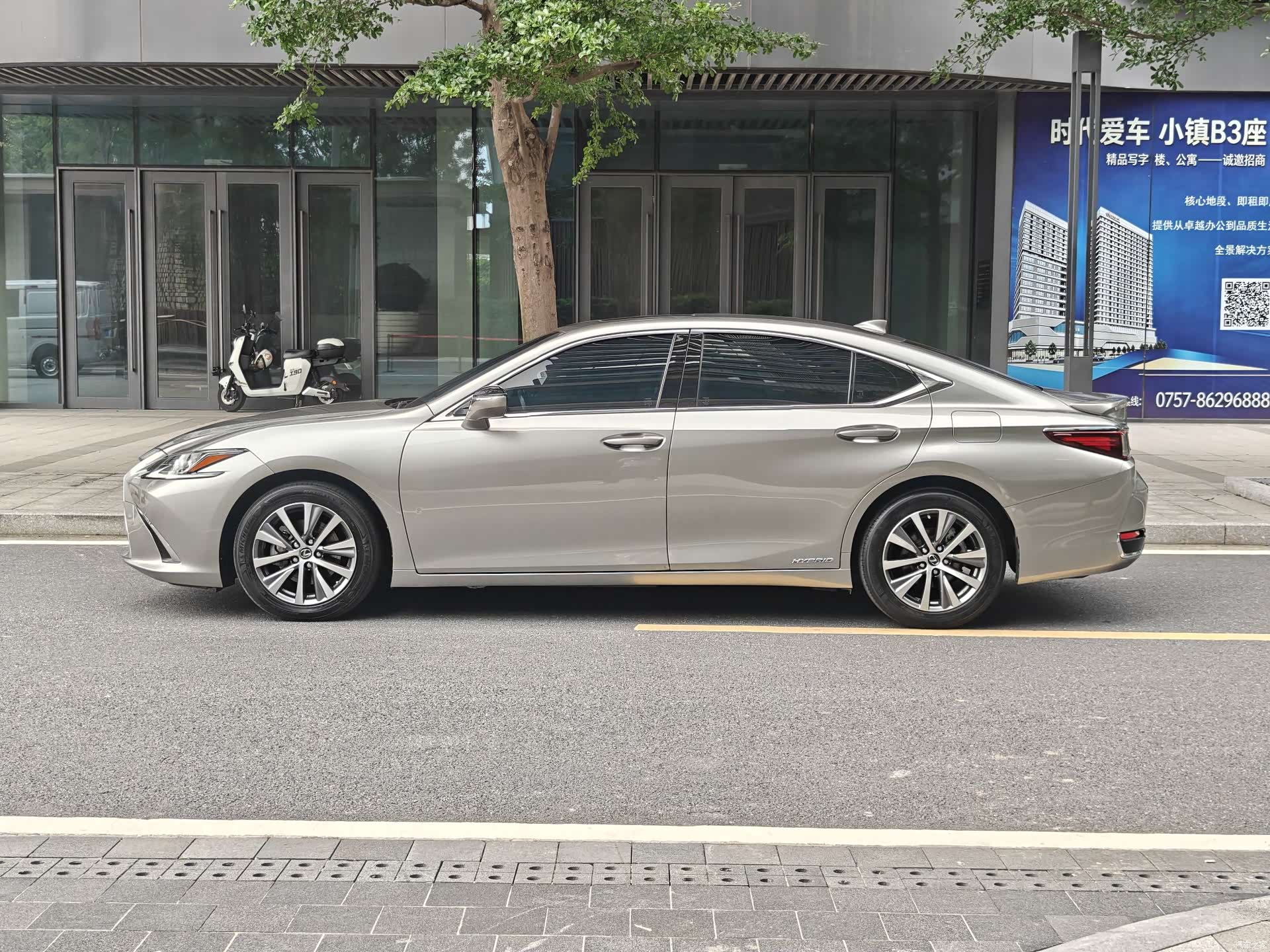 Lexus ES, 2019 22