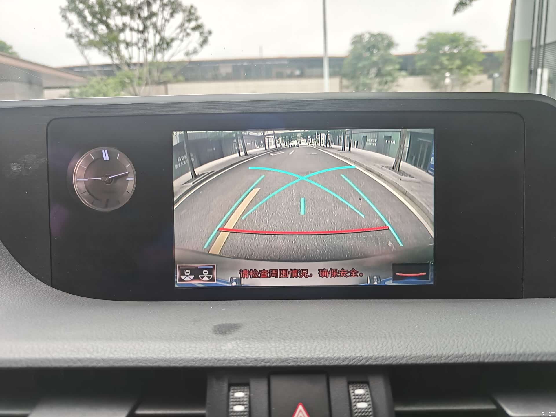 Lexus ES, 2019 17