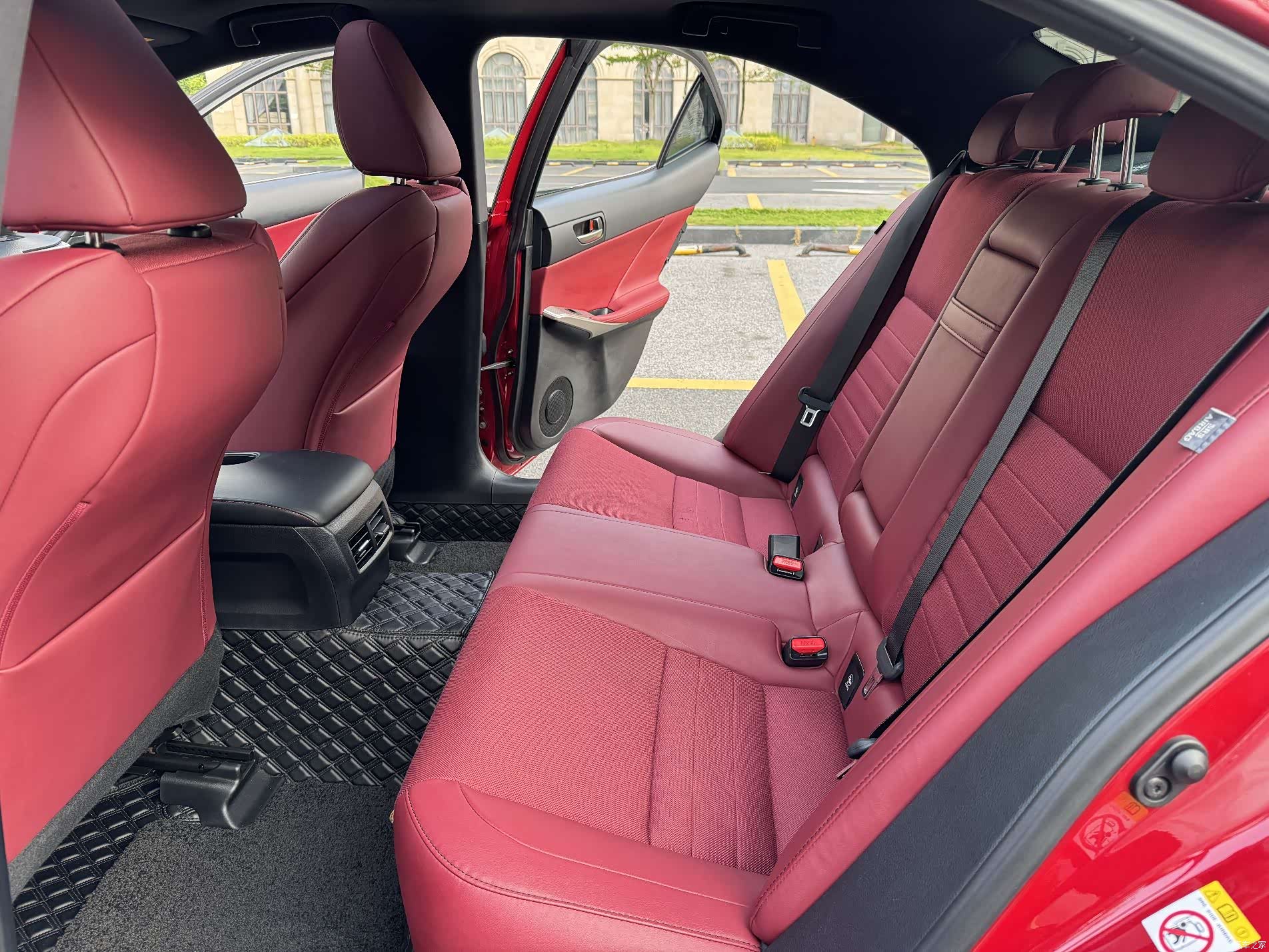 Lexus IS, 2018 14
