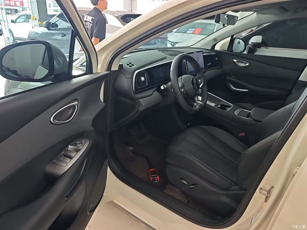 BYD HiAce, 2025 16