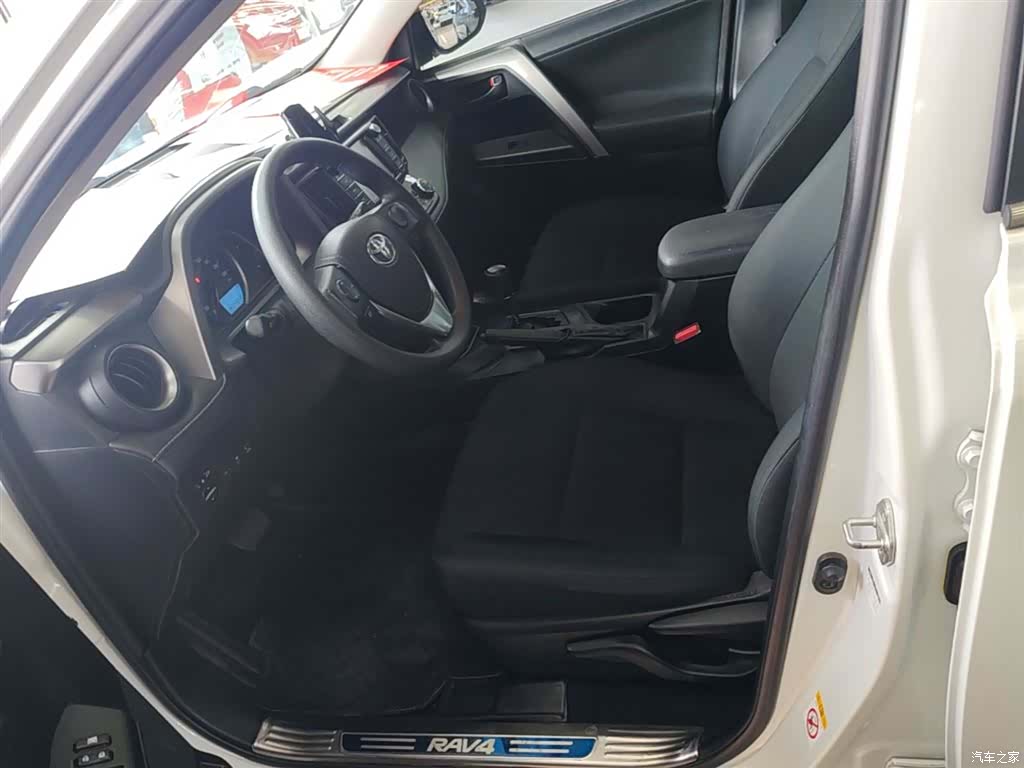 Toyota RAV4, 2017 15