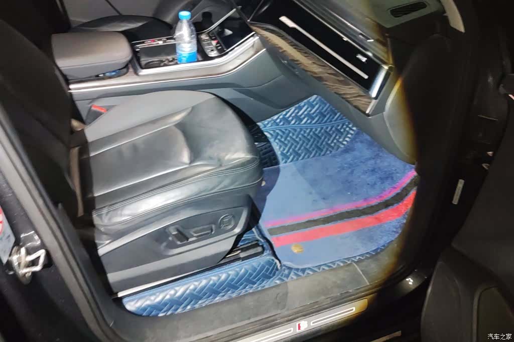 Audi Q7, 2020 8