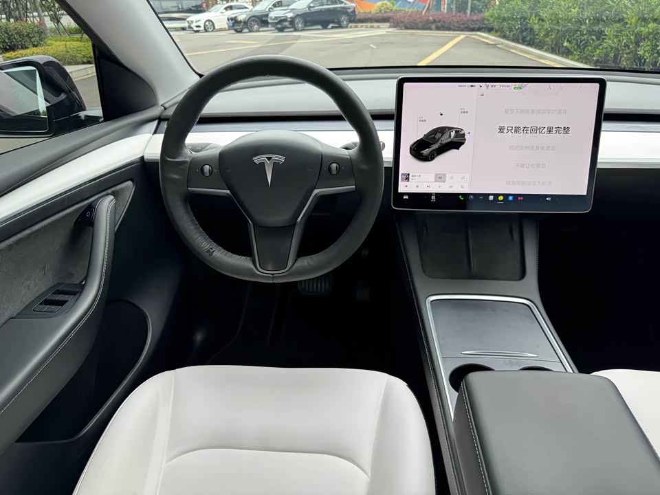 Tesla Model Y Tesla Model Y