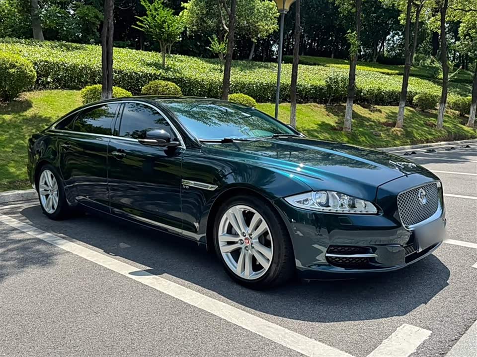 Jaguar XJ Jaguar XJ