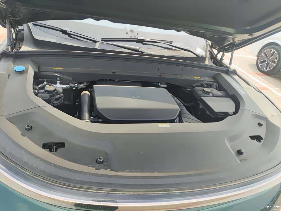 Li Auto L9, 2025 10