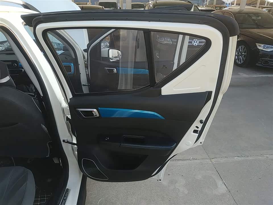 BAIC EC3
