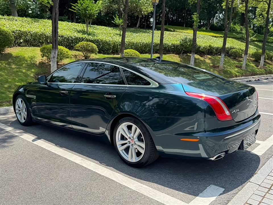Jaguar XJ Jaguar XJ