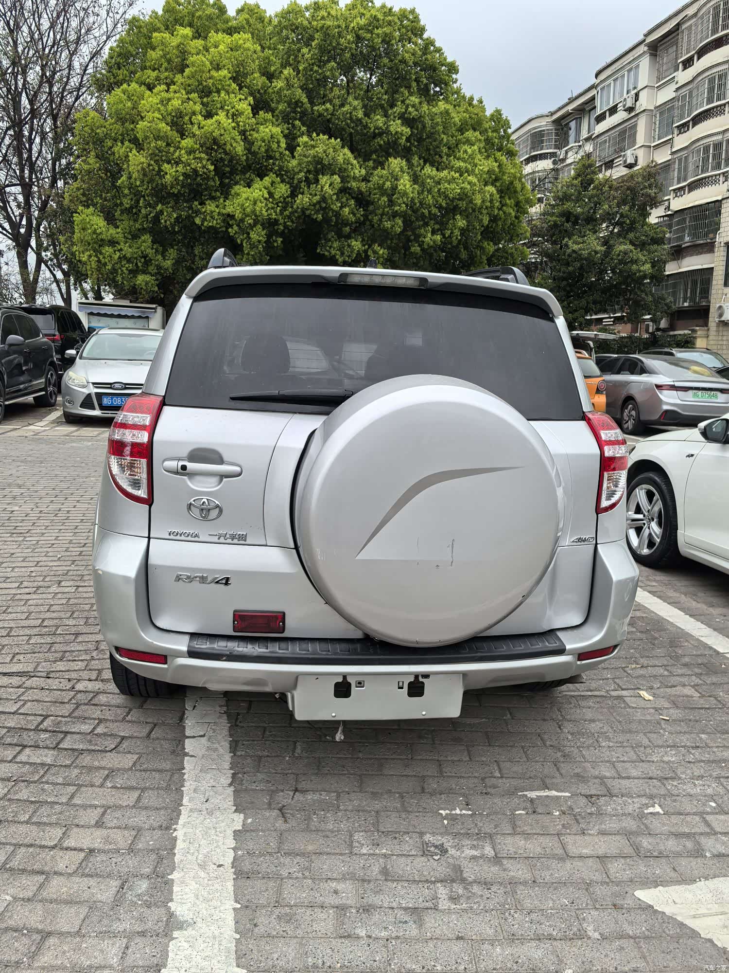 Toyota RAV4, 2010 4