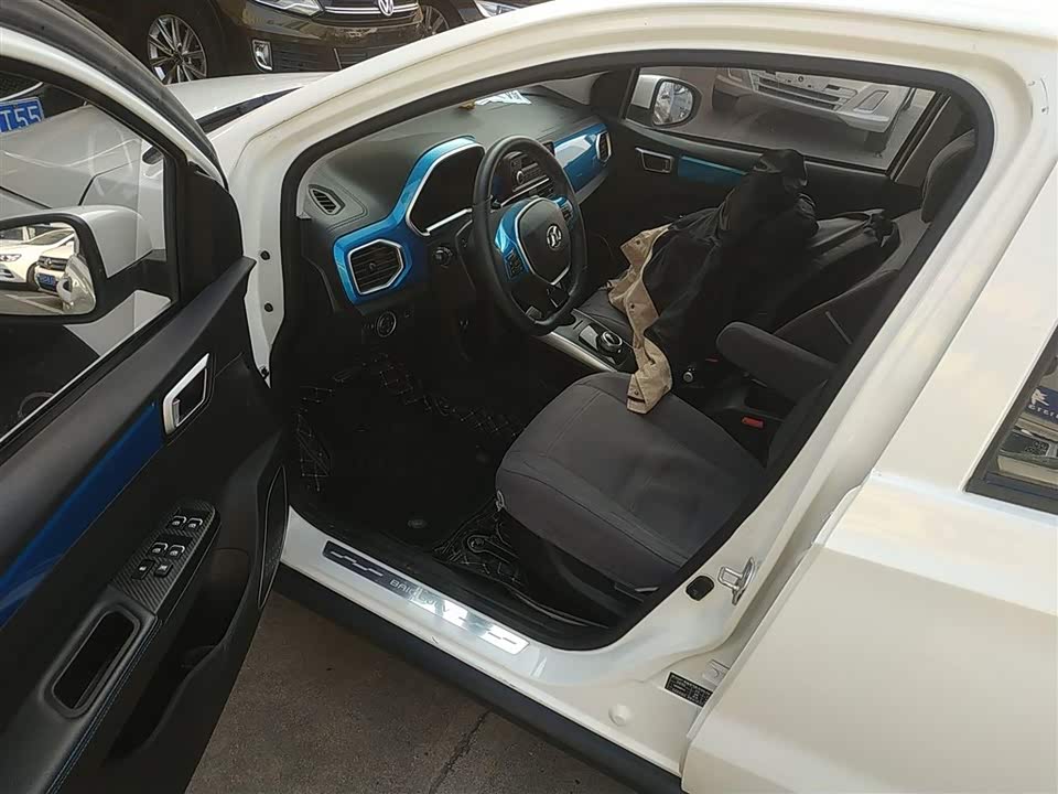 BAIC EC3