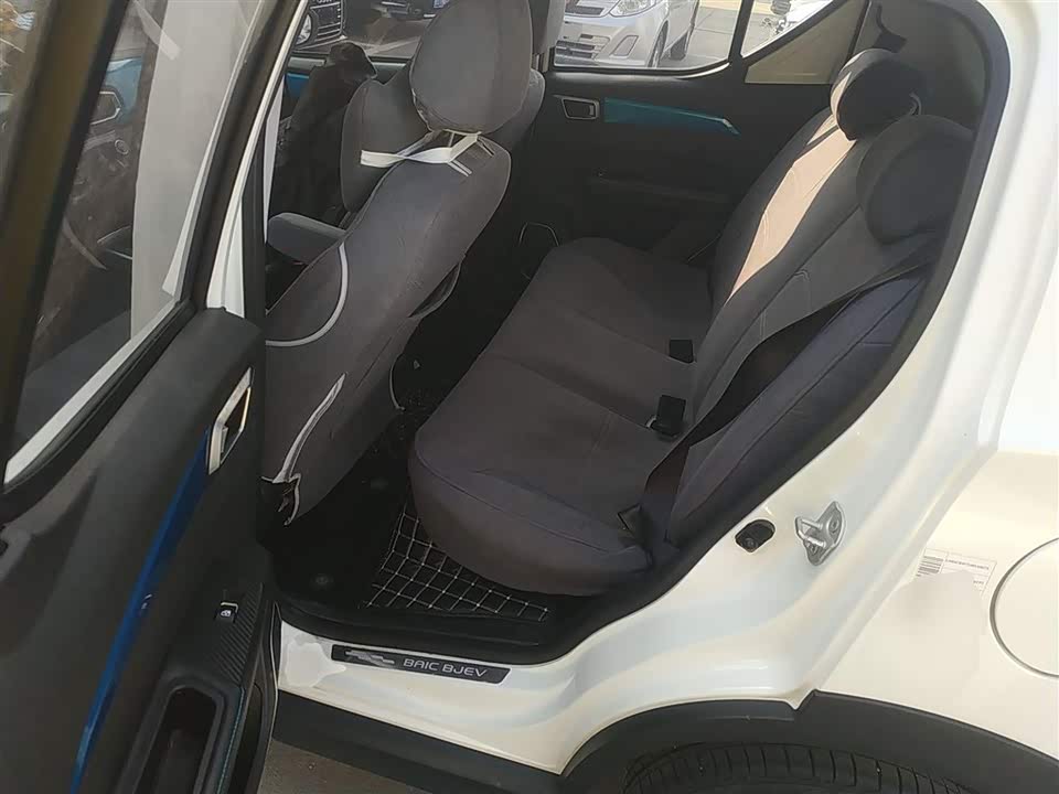 BAIC EC3