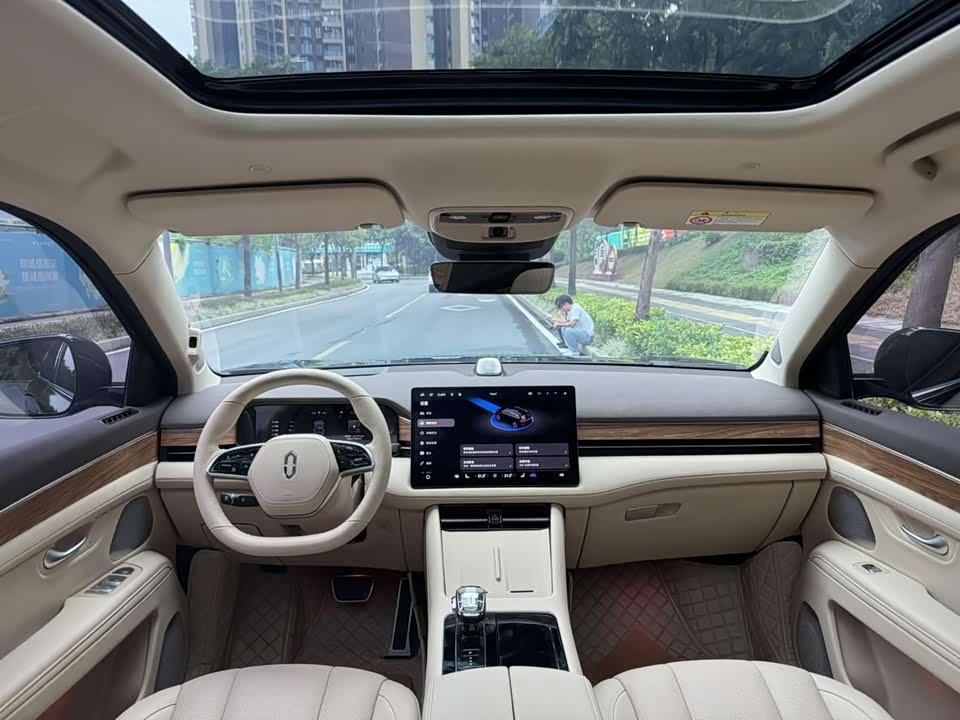 AITO Ask the world M7