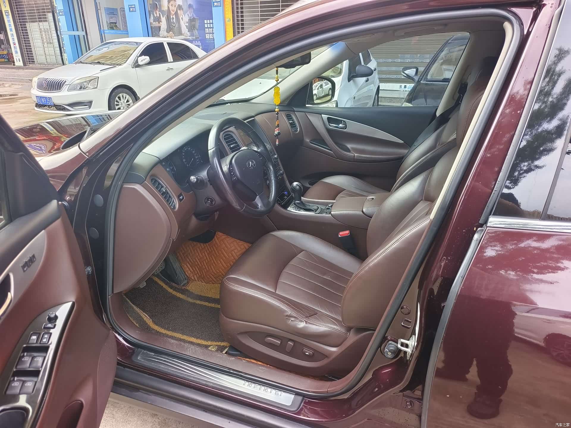 Infiniti EX25, 2012 9