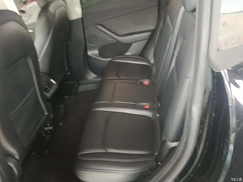 Tesla Model Y, 2022 17