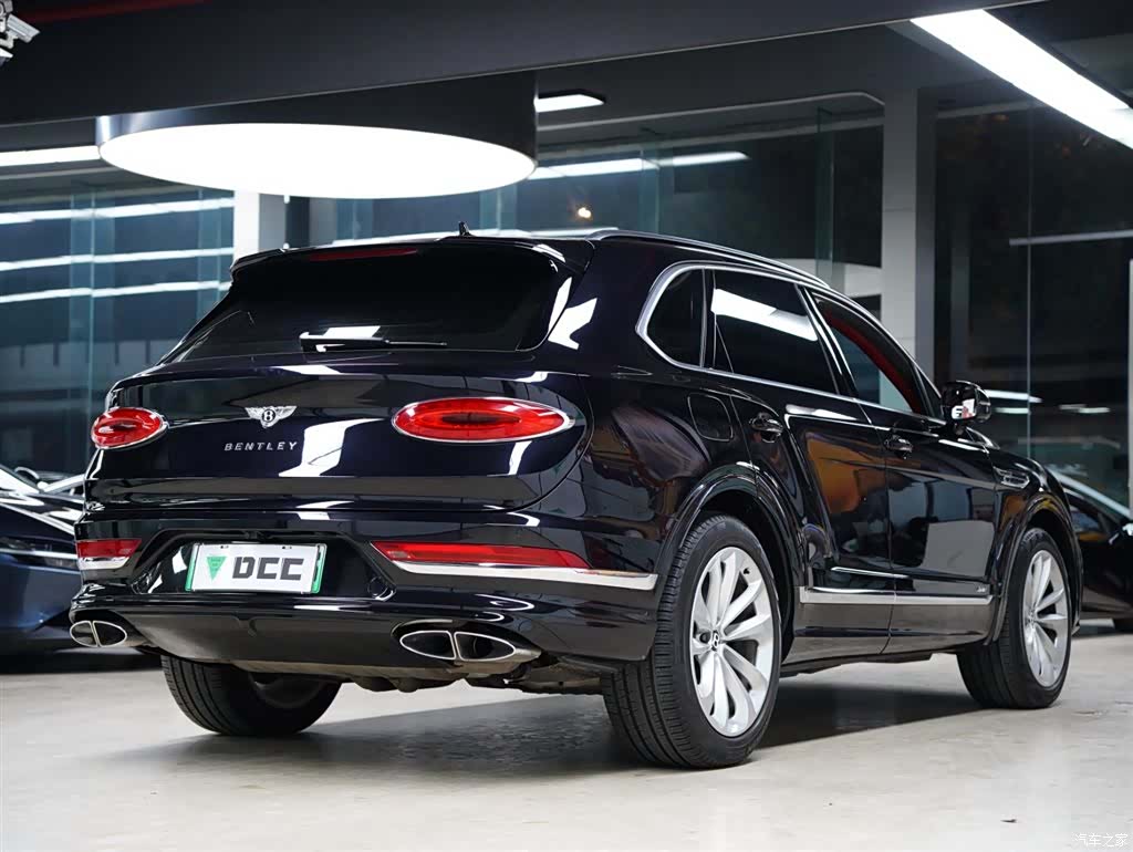Bentley Bentayga, 2021 6