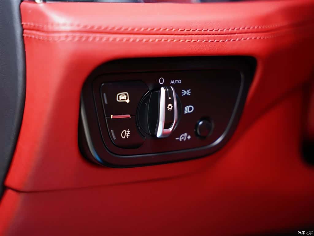 Bentley Bentayga, 2021 34