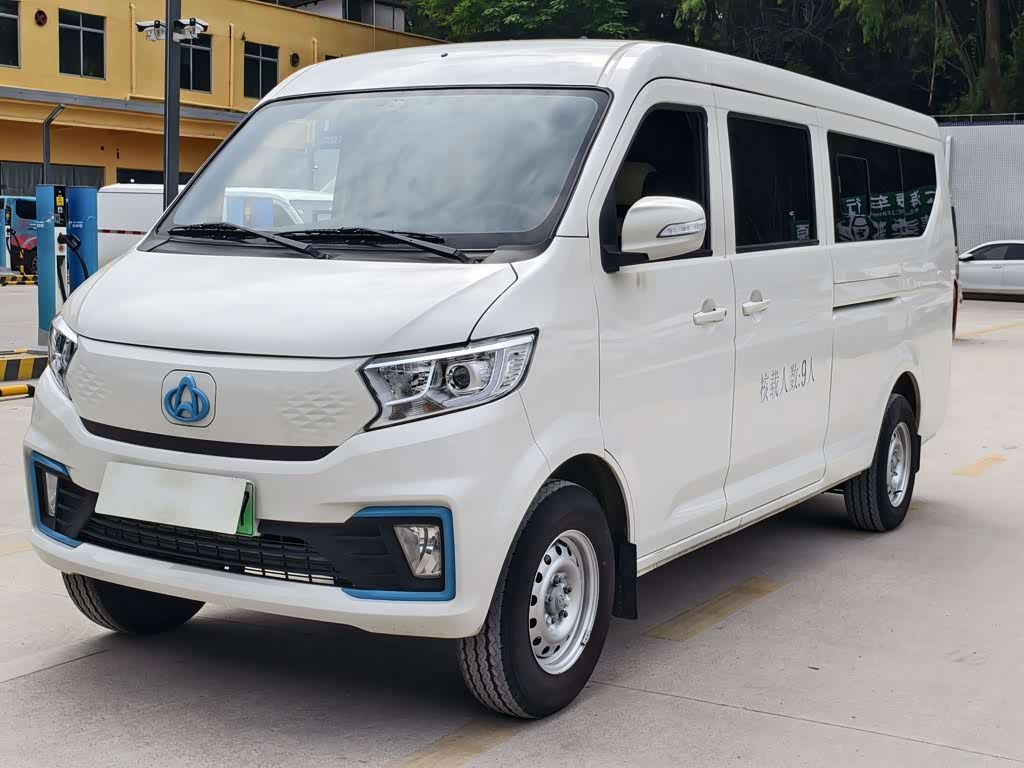 Changan V7 EV 2025 316km Flagship 9 мест 50.38kWh