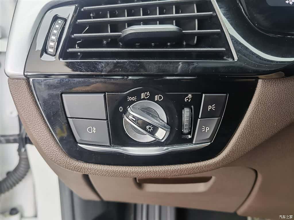 BMW 5 Series, 2019 21