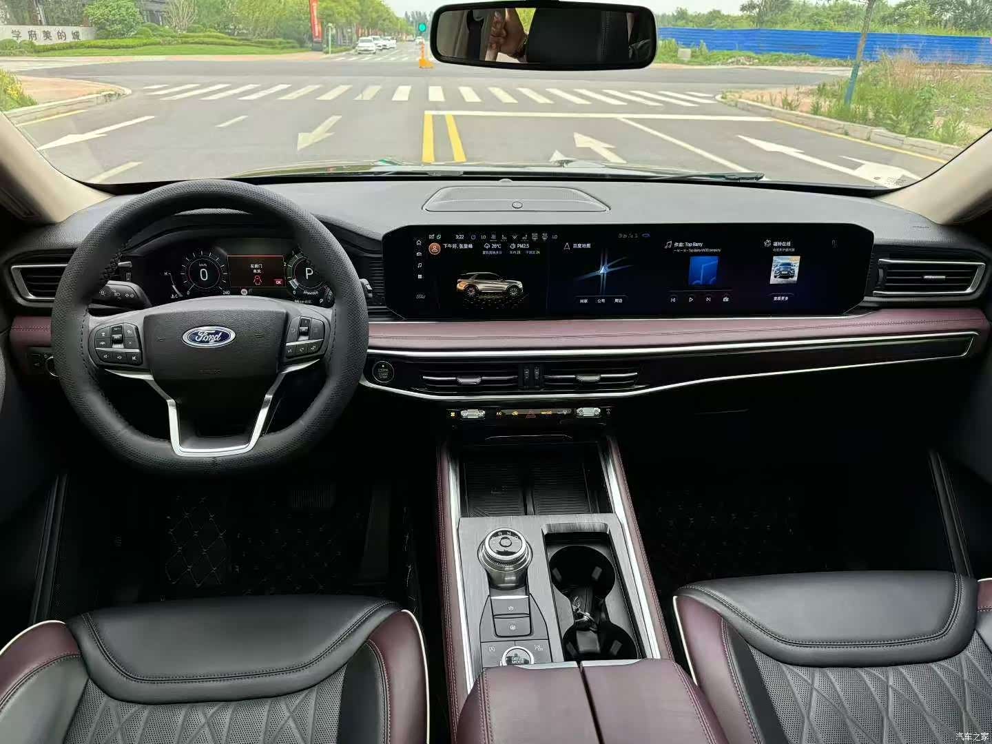 Ford Explorer, 2023 все фото