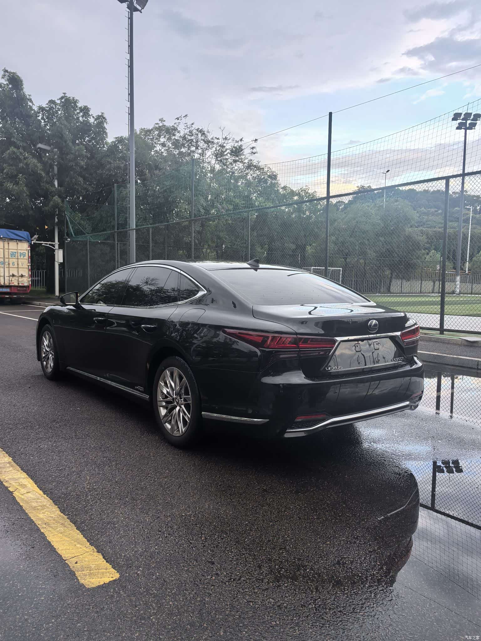 Lexus LS, 2023 4