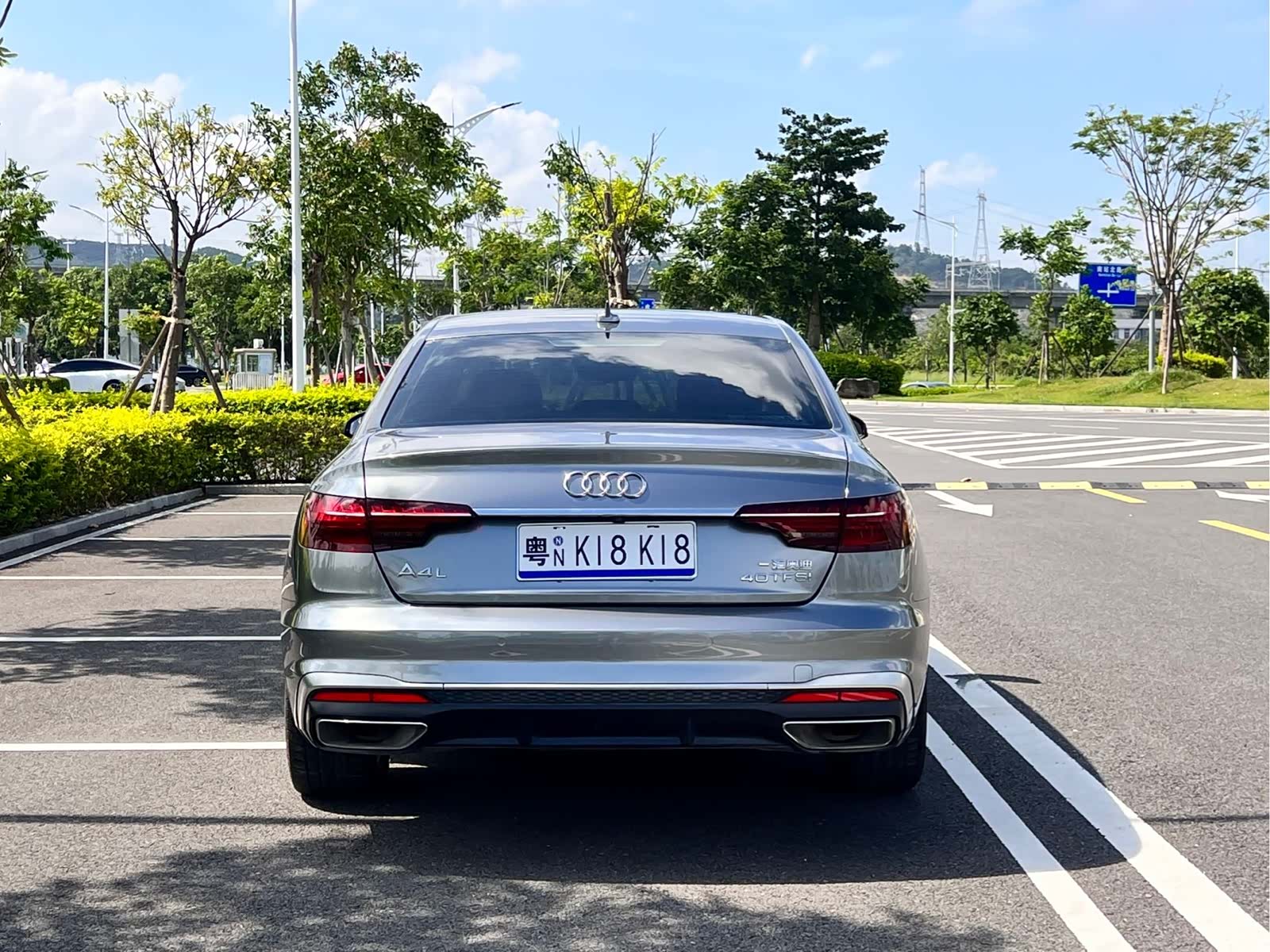 Audi A4L, 2021 все фото